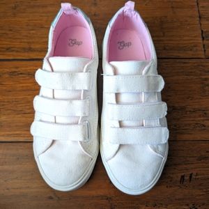 Gap Kids White Canvas Velcro Sneakers, size 4